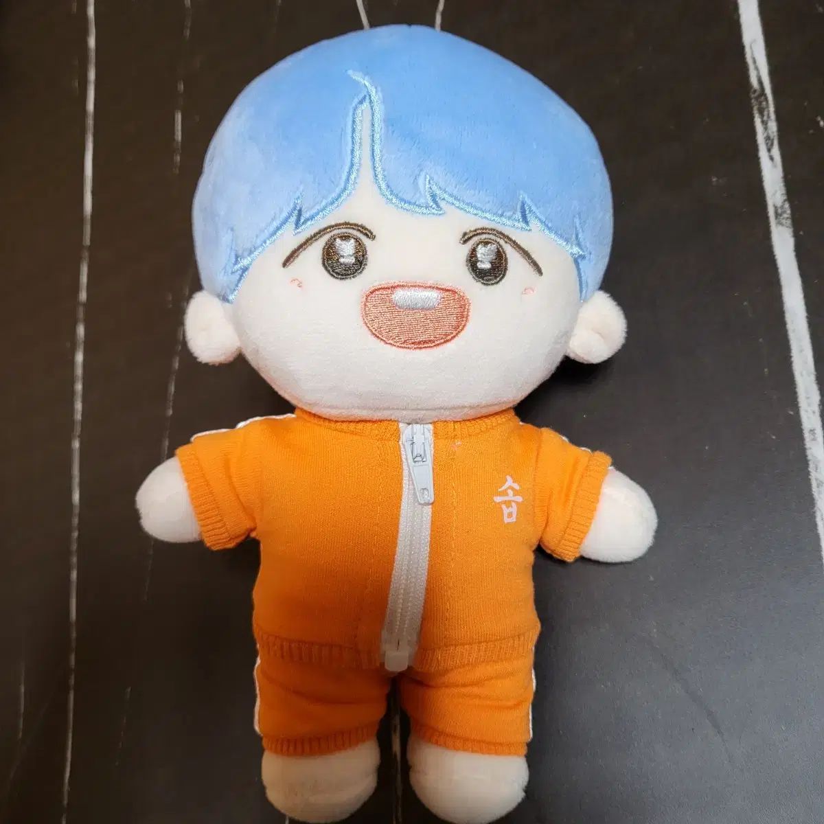 BTS ユンギ SUGA ぬいぐるみ 20cm 洋服付き BTS SUGA agutd ユンギ 20cm ぬいぐるみ 大吹打 - メルカリ