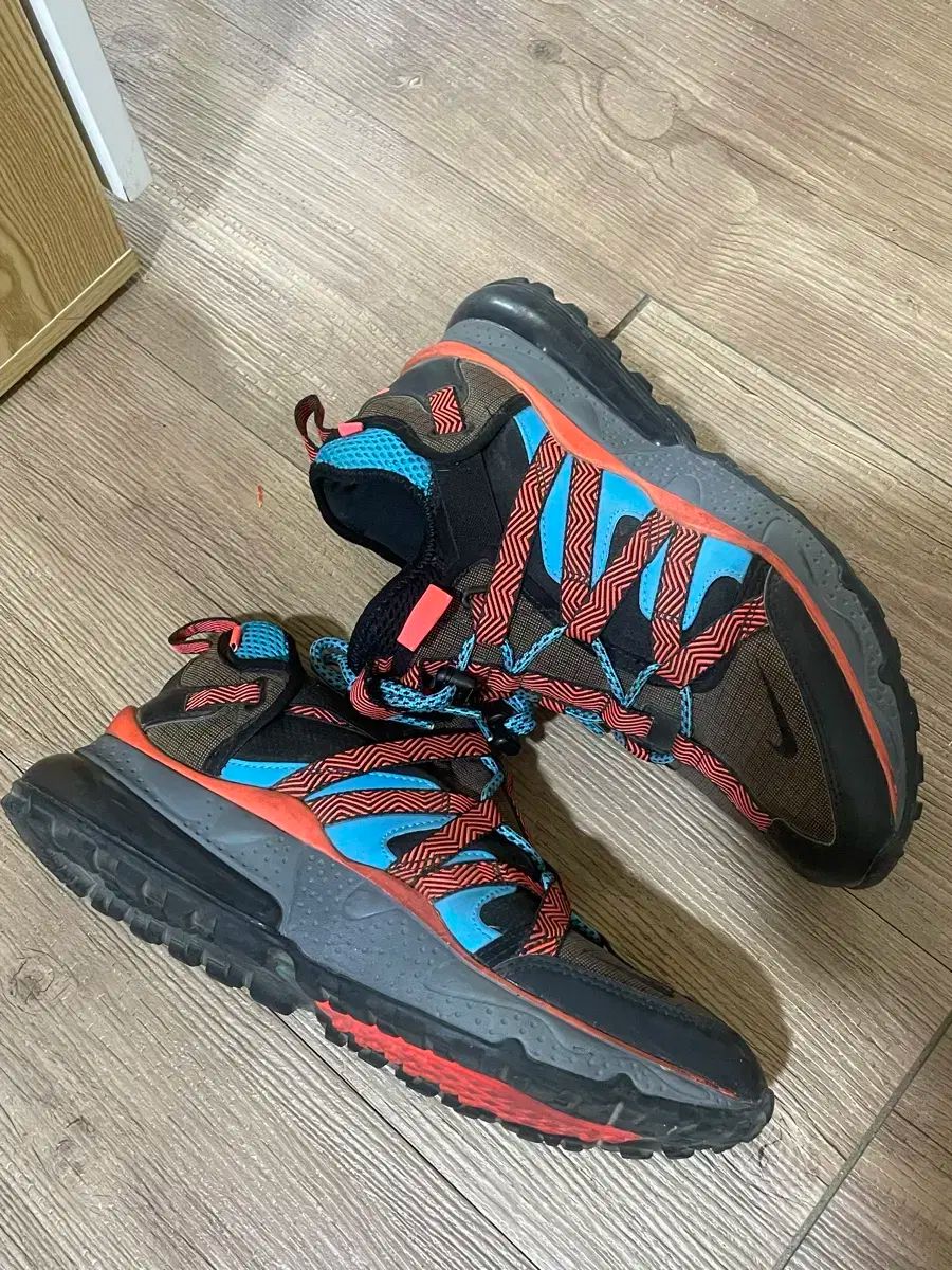 トレッキングシューズ ボウピン