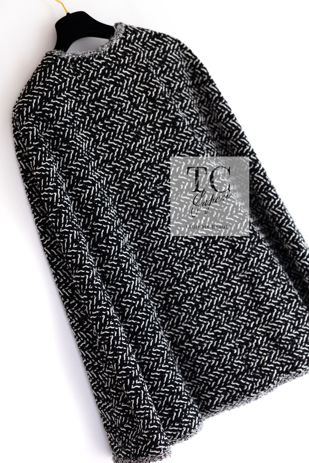 シャネル　CHANEL ケープコート　新品 CHANEL(シャネル) ポンチョ・ケープ(レディース) - 海外通販のBUYMA