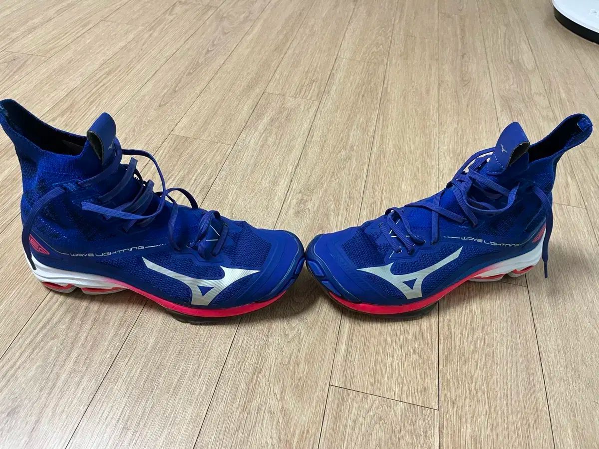 波 ライトニング