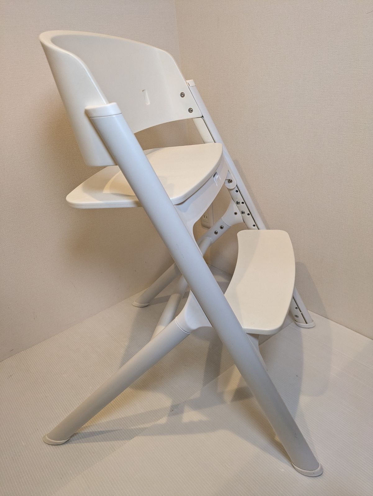 ヤトミ NOVUSノウス ベビーチェア ホワイト ハイチェア Amazon | ヤトミ NOVUS ノウス ベビーハイチェア ホワイト