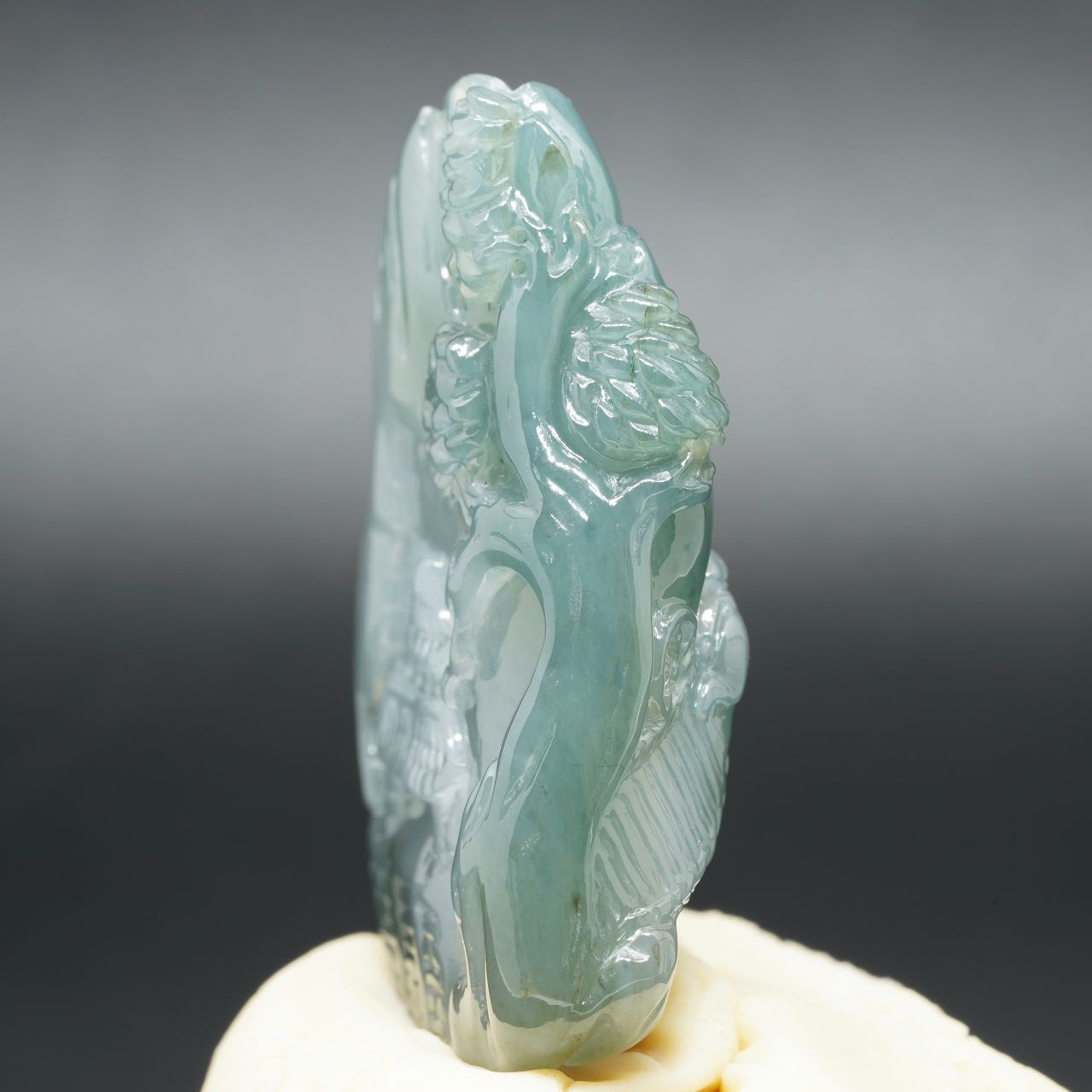 本翡翠 楼閣山水彫刻ペンダント 青緑・緑青 希少 1点物 風水調整 開運