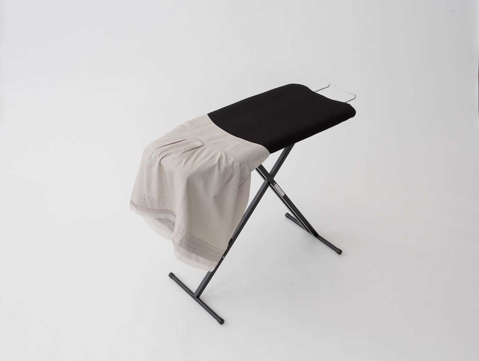 アイロン台 山崎実業 tower タワー 軽量スタンド式アイロン台 ブラック SPORTUS 沖縄 SKLAD-KIRPICHA_RU