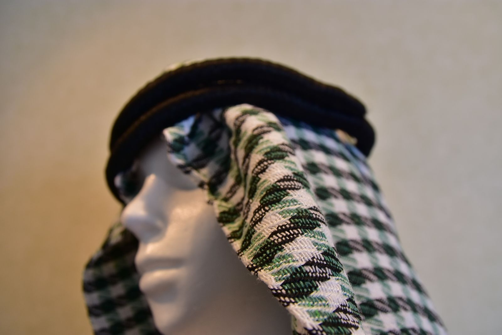 カフィーヤ（クーフィーヤ） アラブの頭巾 ターバン パレスチナ 白黒＋