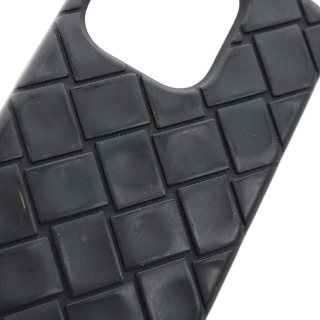 ボッテガヴェネタ イントレチャート iPhone15Pro ケース ブラック ボッテガヴェネタ イントレチャート iPhone15Pro ケース