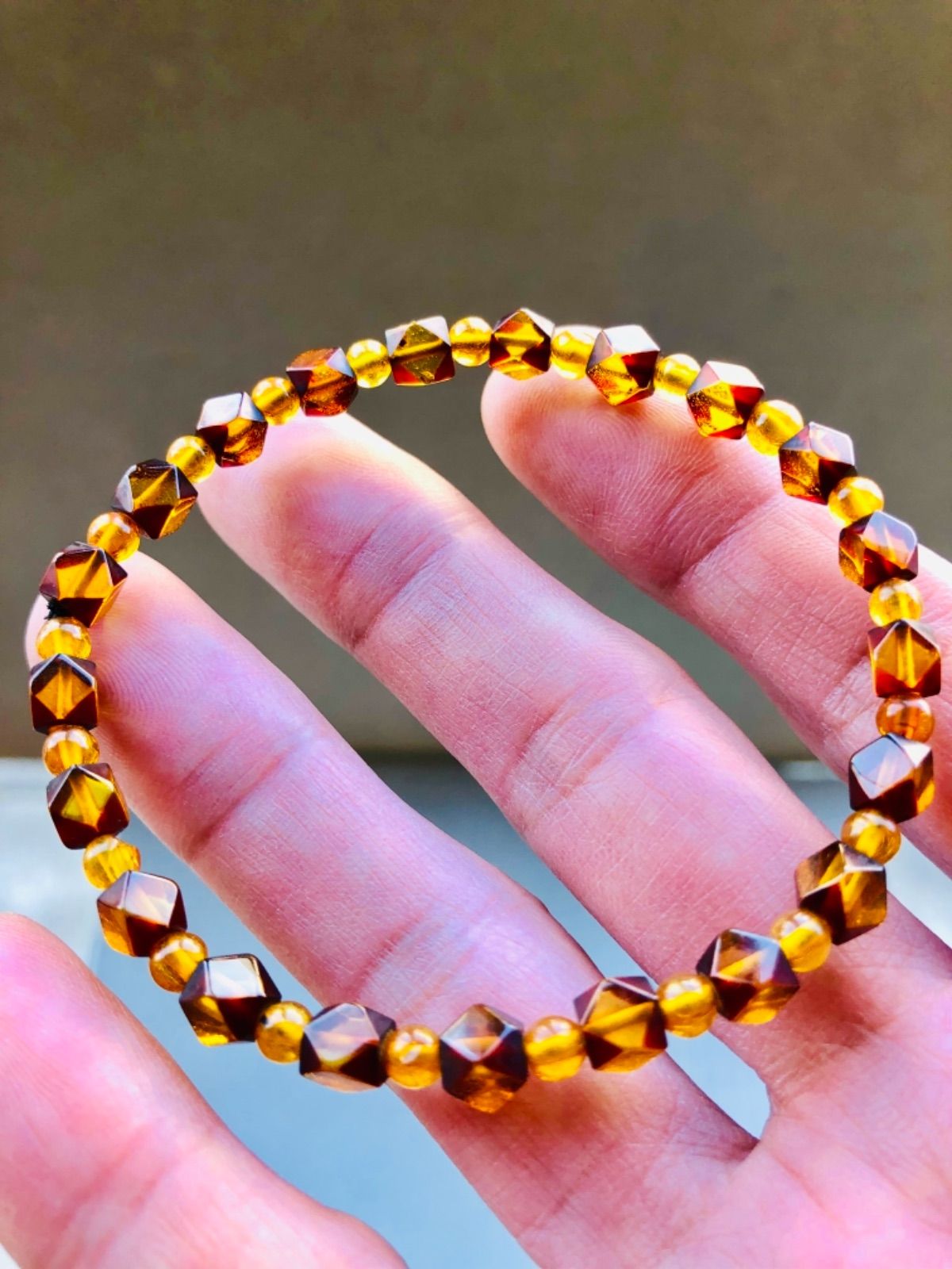 リトアニア産天然レッドアンバーブレスレット