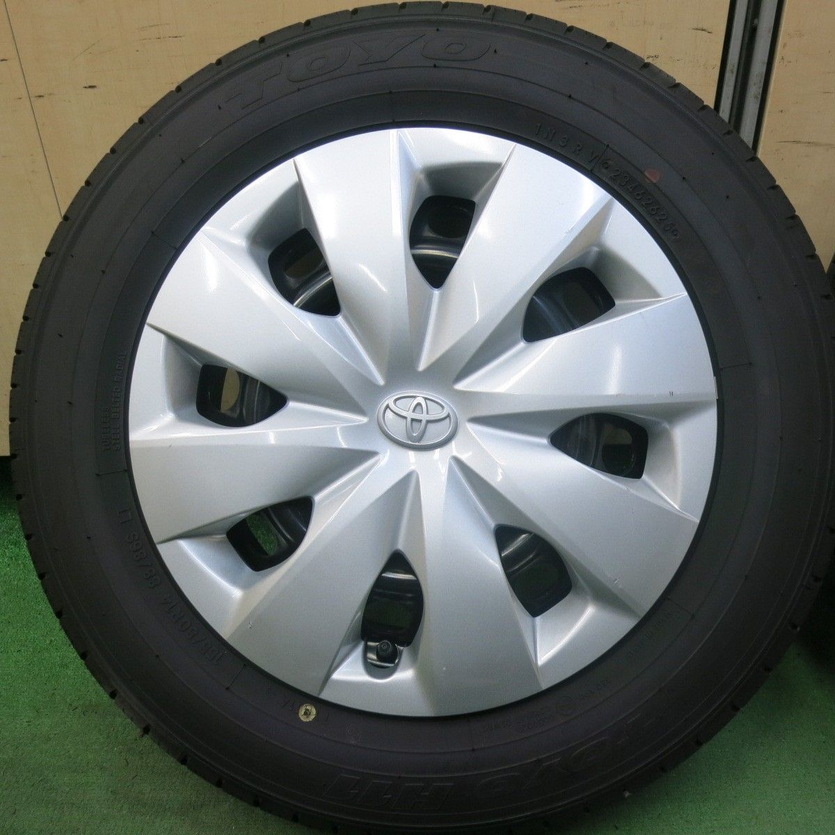 新車外し 25年 トヨタ プロボックス 純正 スチール 155 80R14 88 86S トーヨー H11 14インチ PCD100 4H 5100403SKノ