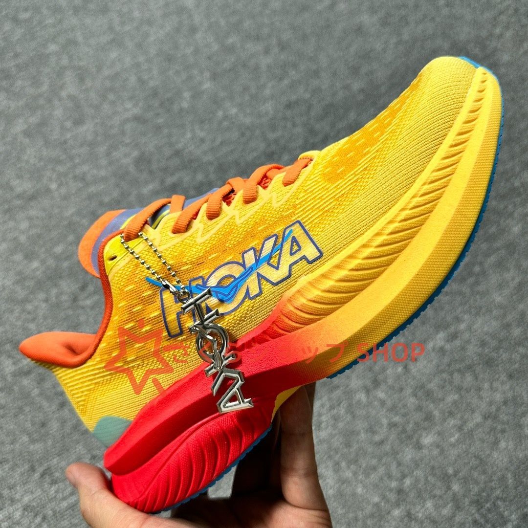 美品 HOKA MACH 6 メンズスニーカー  22cmu003c!-利用不可文字-!u003e27cm  ワイド ランニングシューズ ランニング ロード マラソン ランシュー 厚底 ワイドタイプ 男女兼用 オレンジ