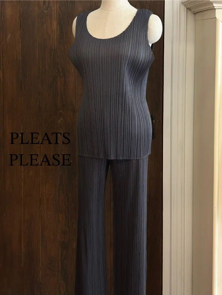 PLEATS PLEASE プリーツプリーズ チャコール ツーピースセットアップ 別途