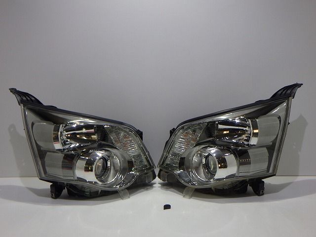 70ノア ヘッドライト左右 ハロゲン ZRR70 75 後期 28-223 A コーティング 比較的 250927057