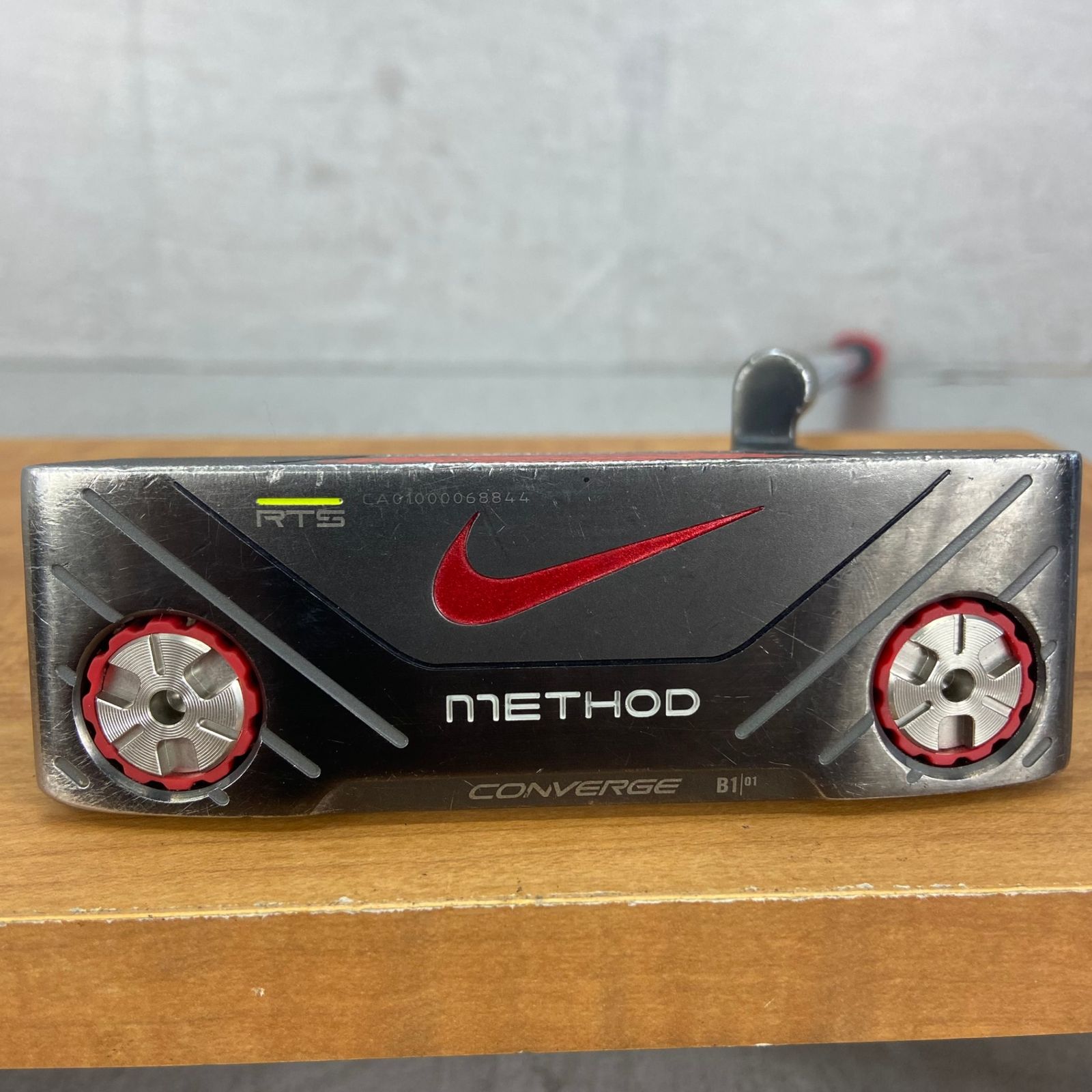 NIKE - ナイキ　メソッド　コンバージ　B1　メンズゴルフパター　スチール　右利き用　ピン型　33インチ　ヘッドカバー　NIKE　METHOD　CONVERGE ナイキ メソッド コンバージ B1 メンズゴルフパター スチール 右