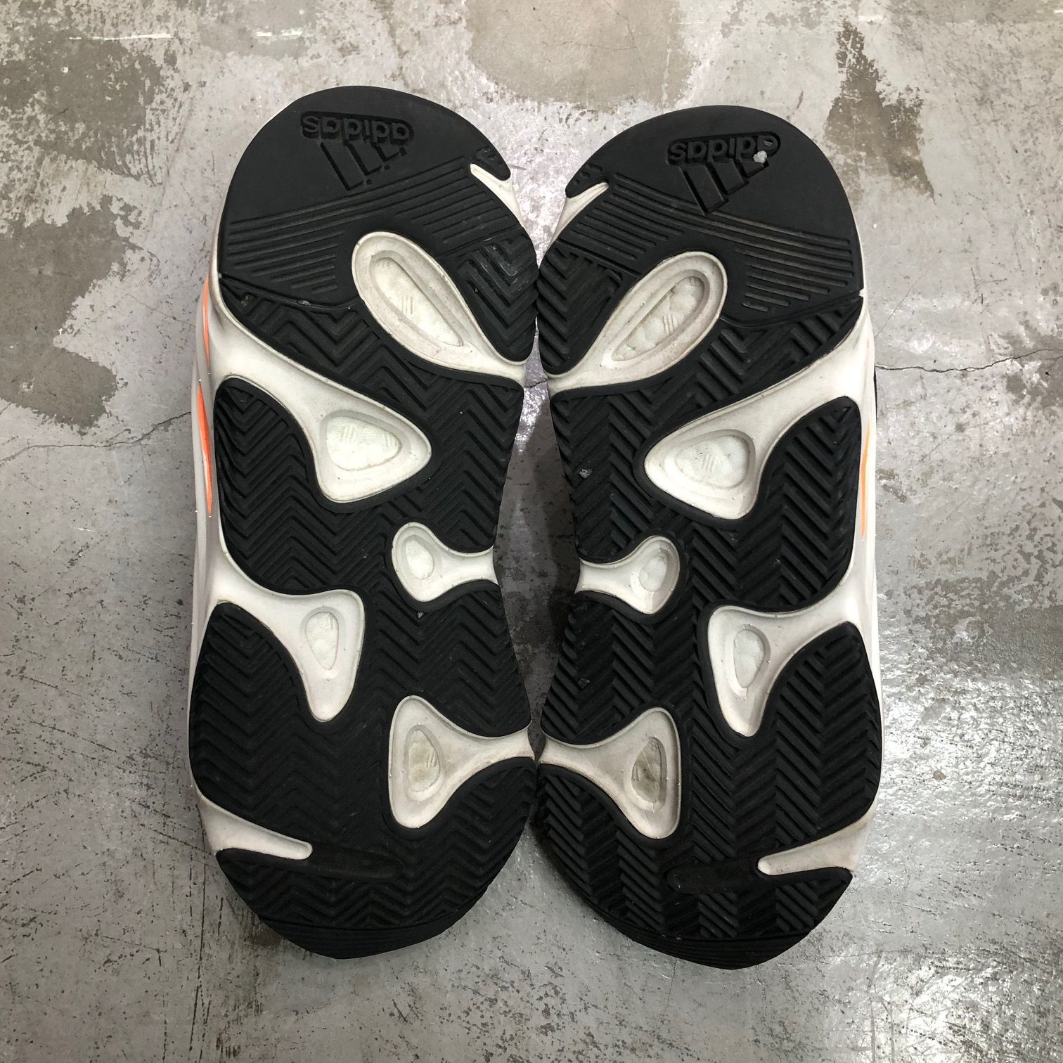 国内正規 adidas YEEZY BOOST 700 WAVE RUNNER B75571 ウェーブ 