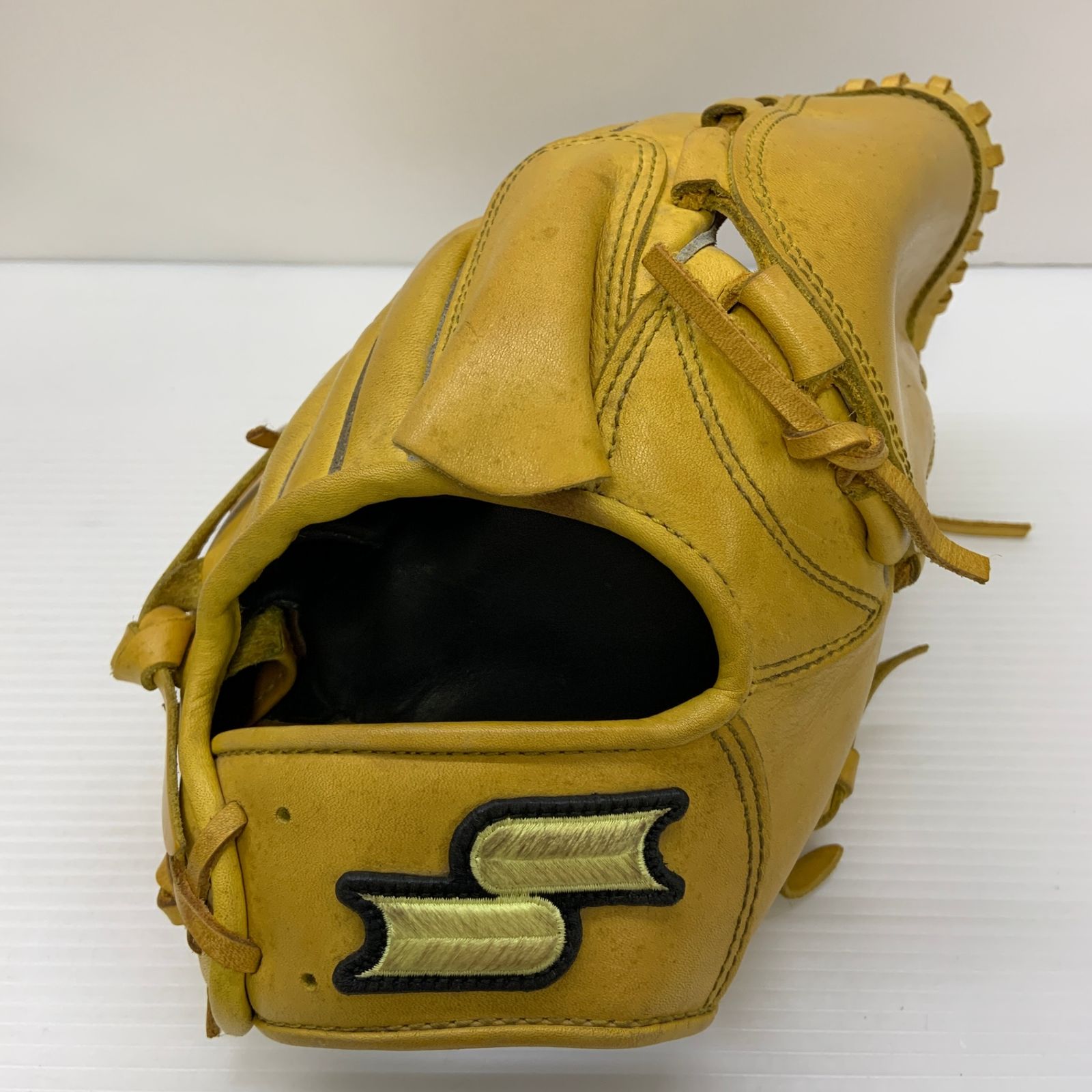 アンダーアーマー 硬式投手用グローブ 澤村モデル 軟式にも ミズノプロ