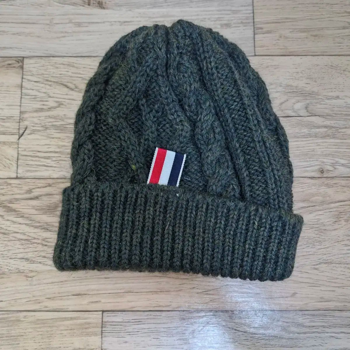 OS THOM BROWN トムブラウン カーキ ウール ビーニー