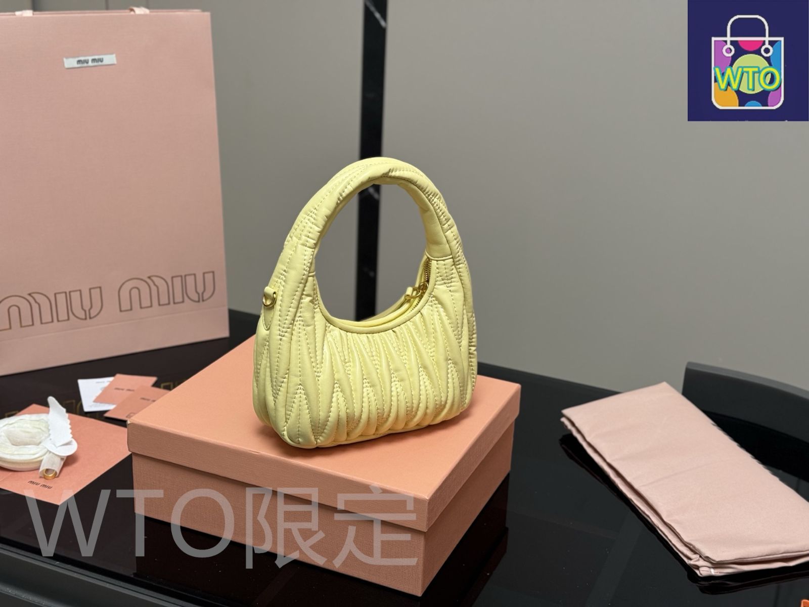 ■ ほぼ新品 ■ miu miu ハンドバック #1171HO2500 2022AW◇【Miu Miu】レザー トップハンドルスモールバッグ