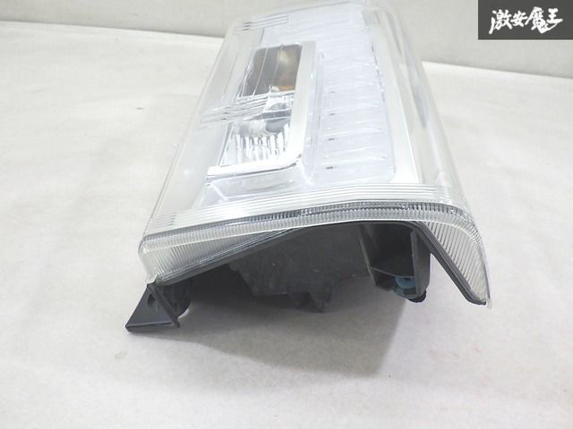 LA600S タントカスタム 右テールランプ 20516＊2907 LA600S タントカスタム 右テールランプ 20516＊2907 LA600S