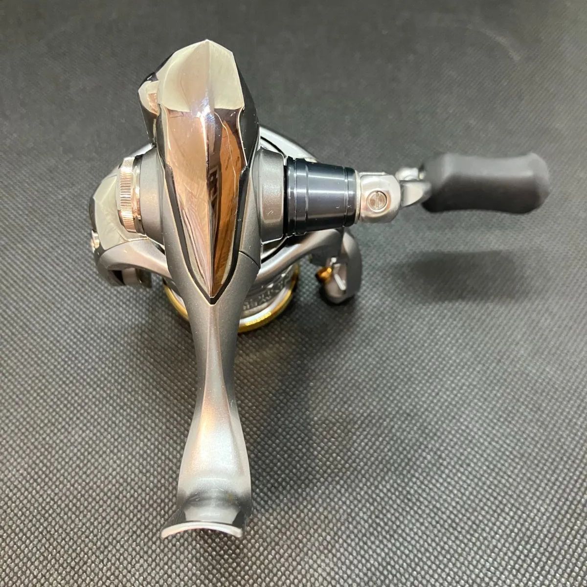 併売】SHIMANO シマノ 11 ツインパワー C2000HGS スピニングリール
