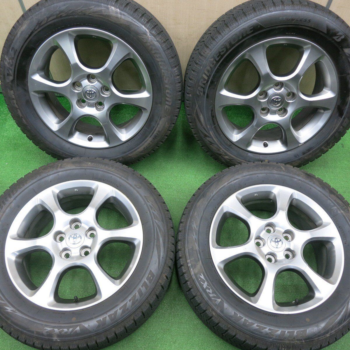 スタッドレスVRX2 エスティマ バリ溝！21年！8.5分☆トヨタ エスティマ 純正 225/60R17 スタッドレス