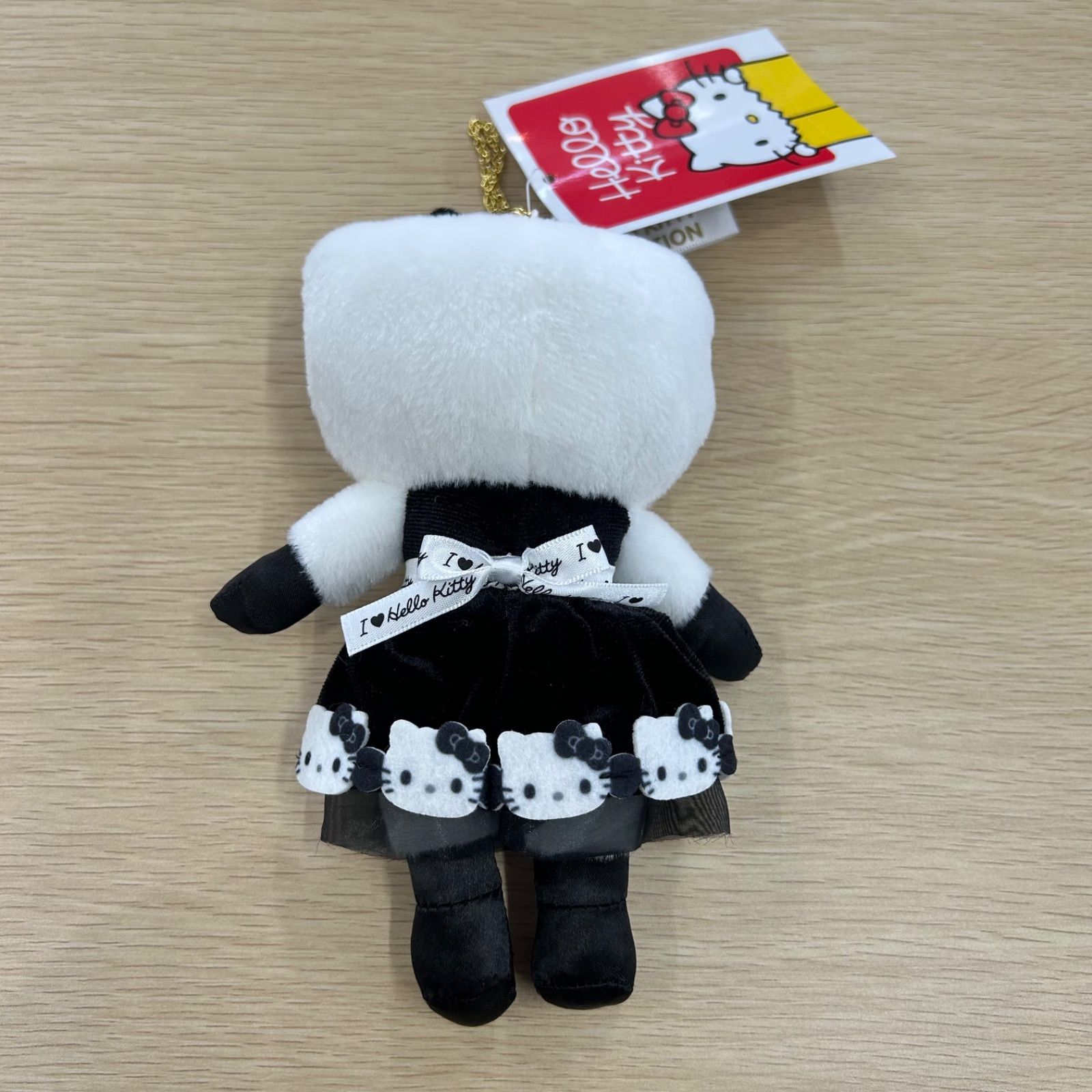 5＊新品 ハローキティ展　モノトーンドレス マスコットキーホルダー 京都 2点 新品 Hello Kitty展 ハローキティ モノトーンドレス