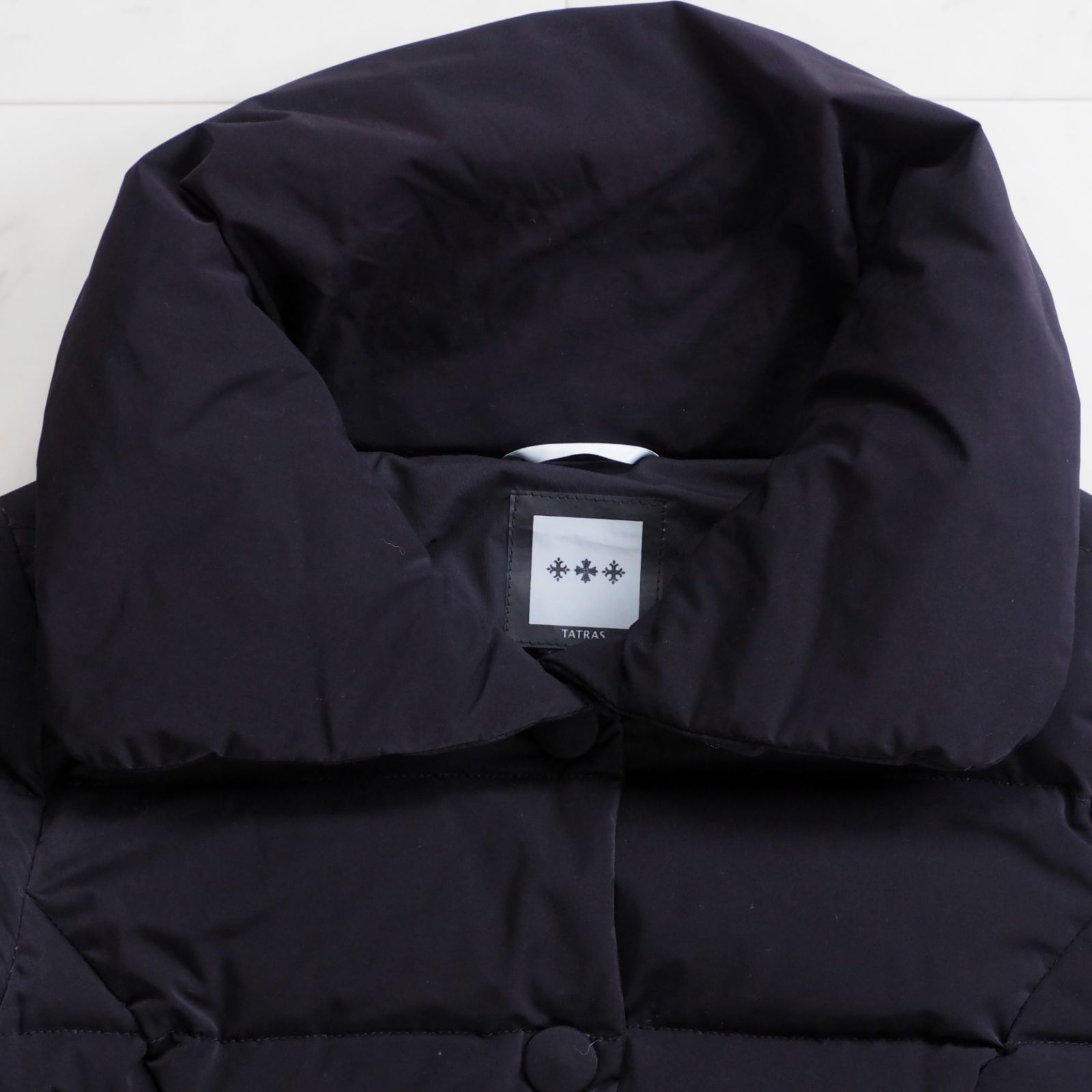 美品【タトラス】ダウンコート GAJA 02サイズ 黒 Aライン 女優襟