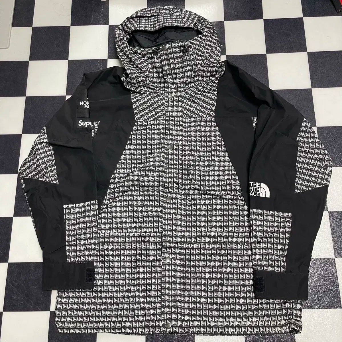 ノースフェイス　THENORTHFACE ウインドブレーカー　シュプリーム Supreme （シュプリーム）の「THE NORTH FACE コラボ バーカ