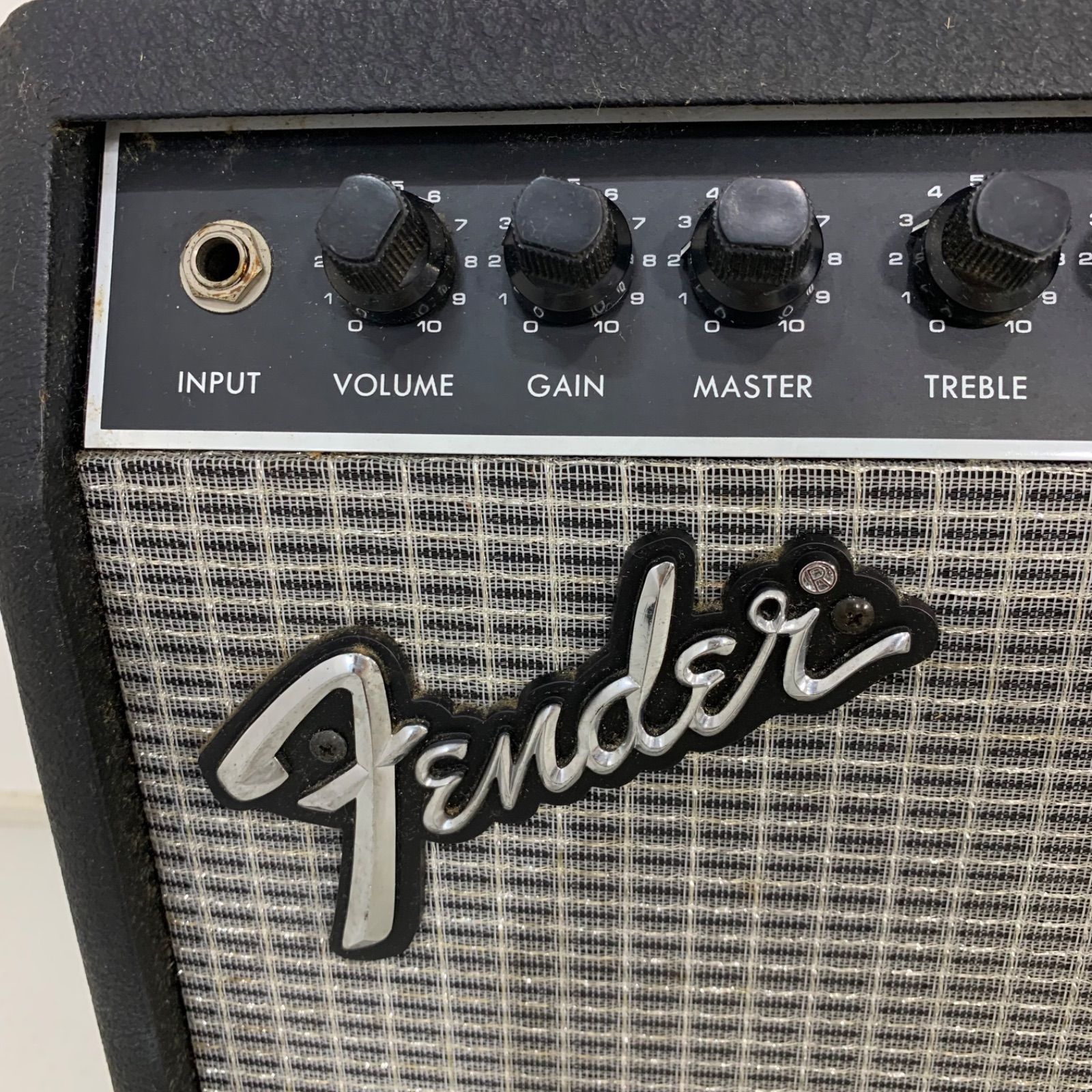 FENDER Squier