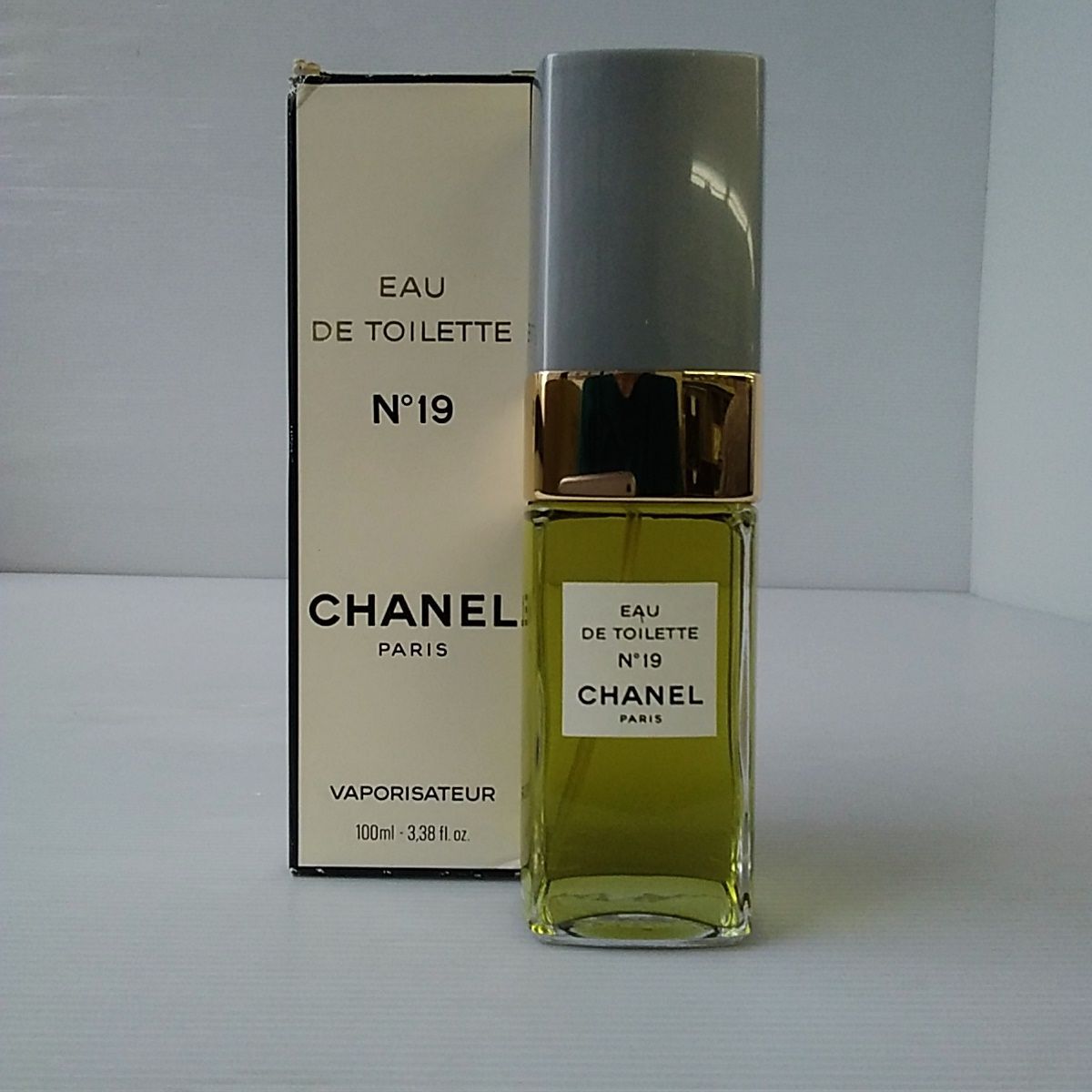 【お取り置き品】シャネル No19  オードトワレ 100ml お取り置き品】シャネル No19 オードトワレ 100ml