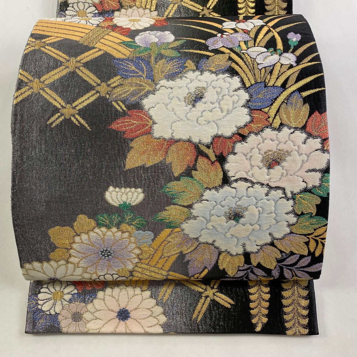 袋帯 秀品 牡丹 菊 金糸 箔 黒 六通 正絹