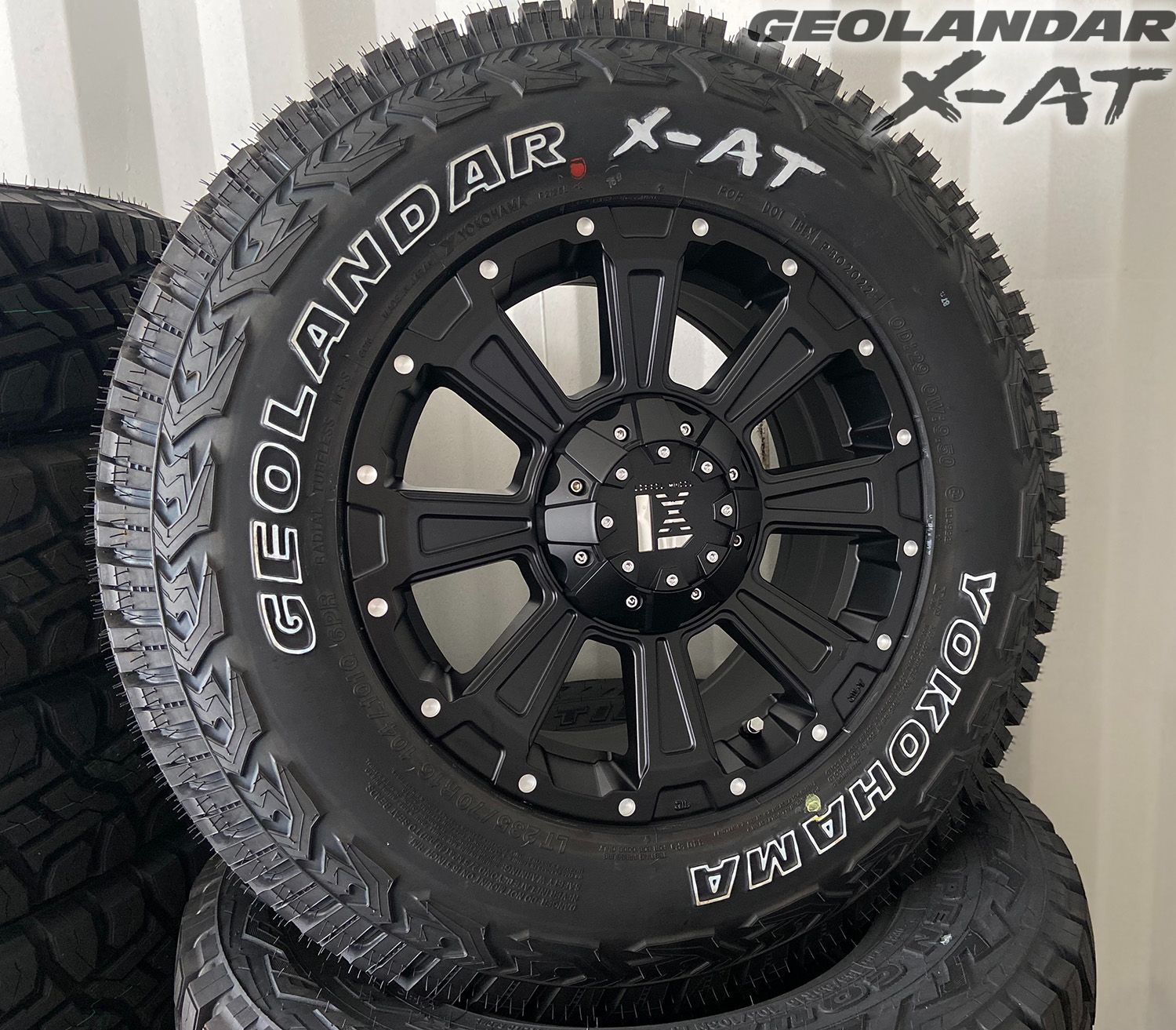 デリカ用RAV4用⭐️235/70R16⭐️YOKOHAMA A/T4⭐️ブラック デリカ用RAV4用⭐️235/70R16⭐️YOKOHAMA A/T4⭐️ブラック r400