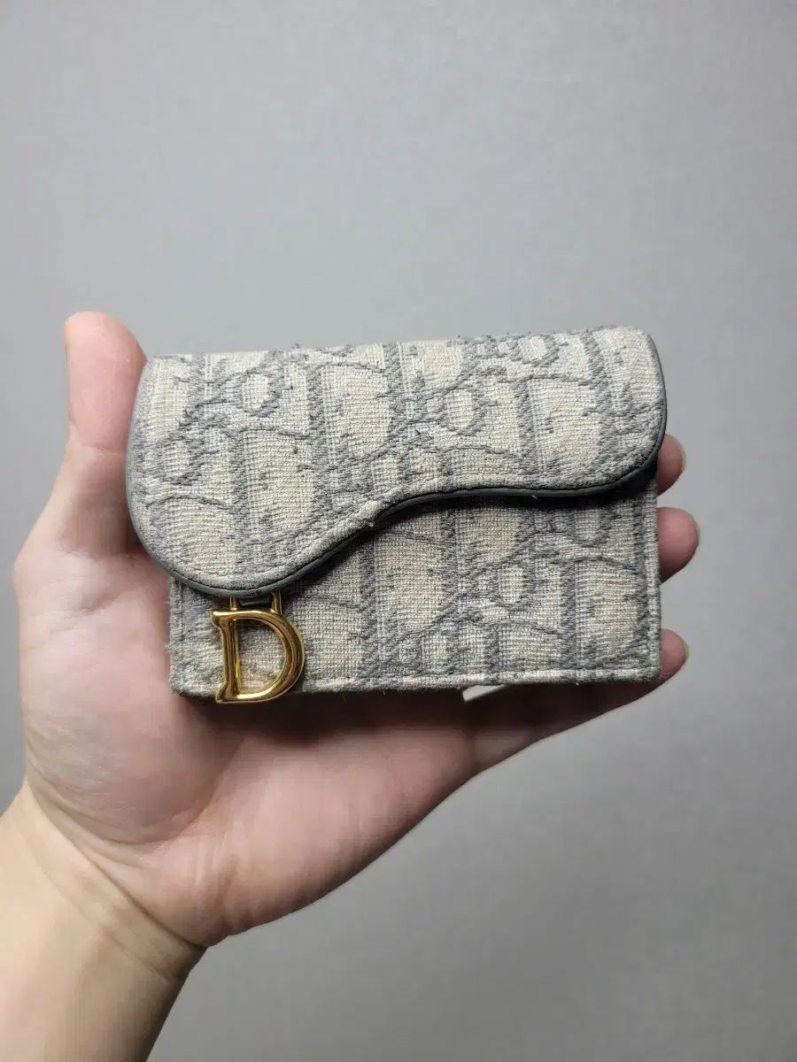 ディオール オブリーク サドル ブルーム カードウォレット グレー