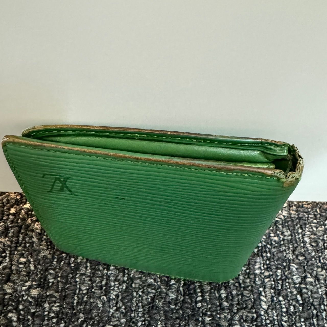 未使用級 正規品 ルイヴィトン 折り財布 エピ ポルトフォイユ