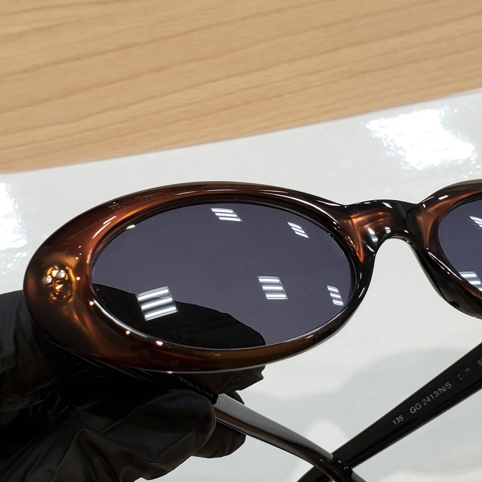 美品　GUCCI グッチ　サングラス　GG2413/N/S ブラック　オーバル GUCCI グッチ オーバル型 ヴィンテージサングラス GG2413/N/S
