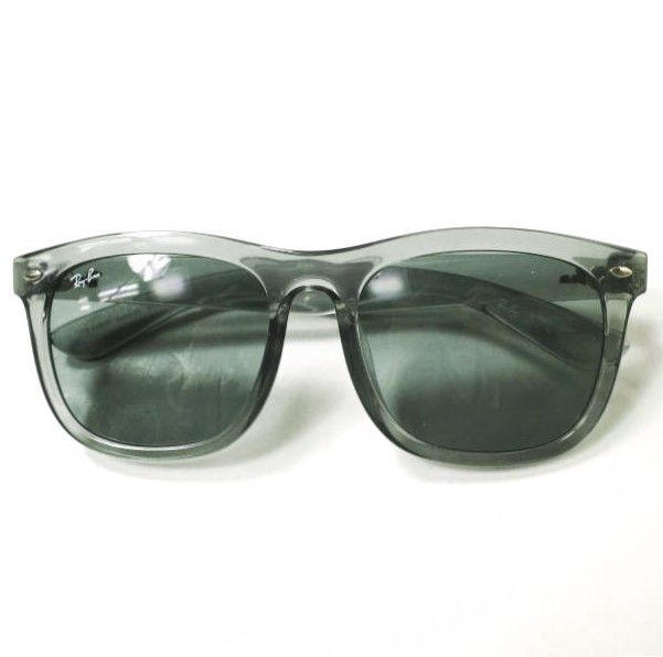 Ray Ban レイバン　RB4260D ダークグレー Amazon.com: Ray-Ban RB4260D Square Sunglasses, Black/Dark