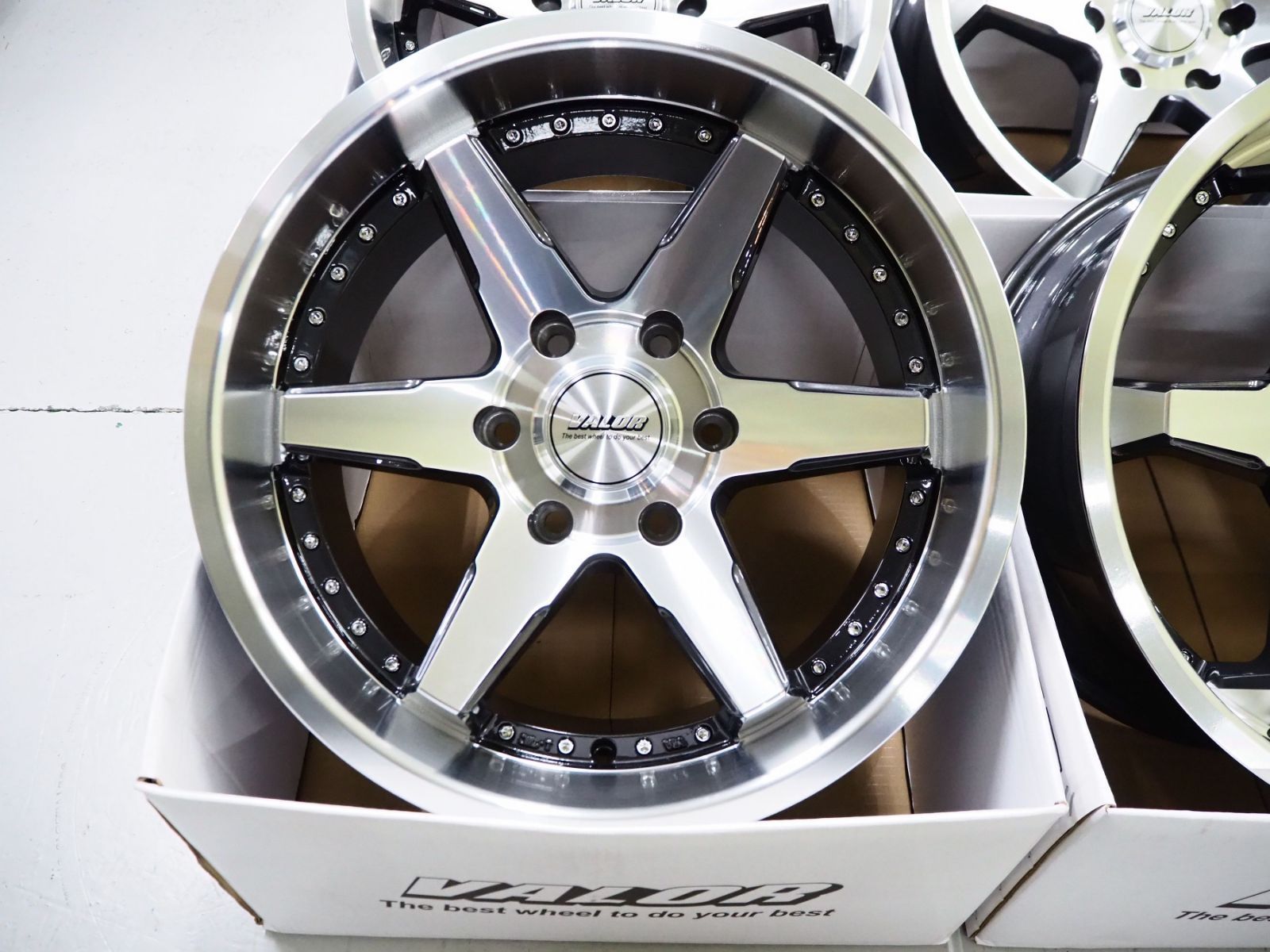 ひろ 深リム コンケイブ 要オーバーフェンダー 深リム コンケイブ 要オーバーフェンダー VALOR DCR 18inch 9.0J 6H139