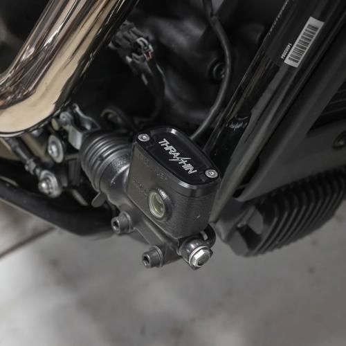 リアブレーキ マスターシリンダーカバー