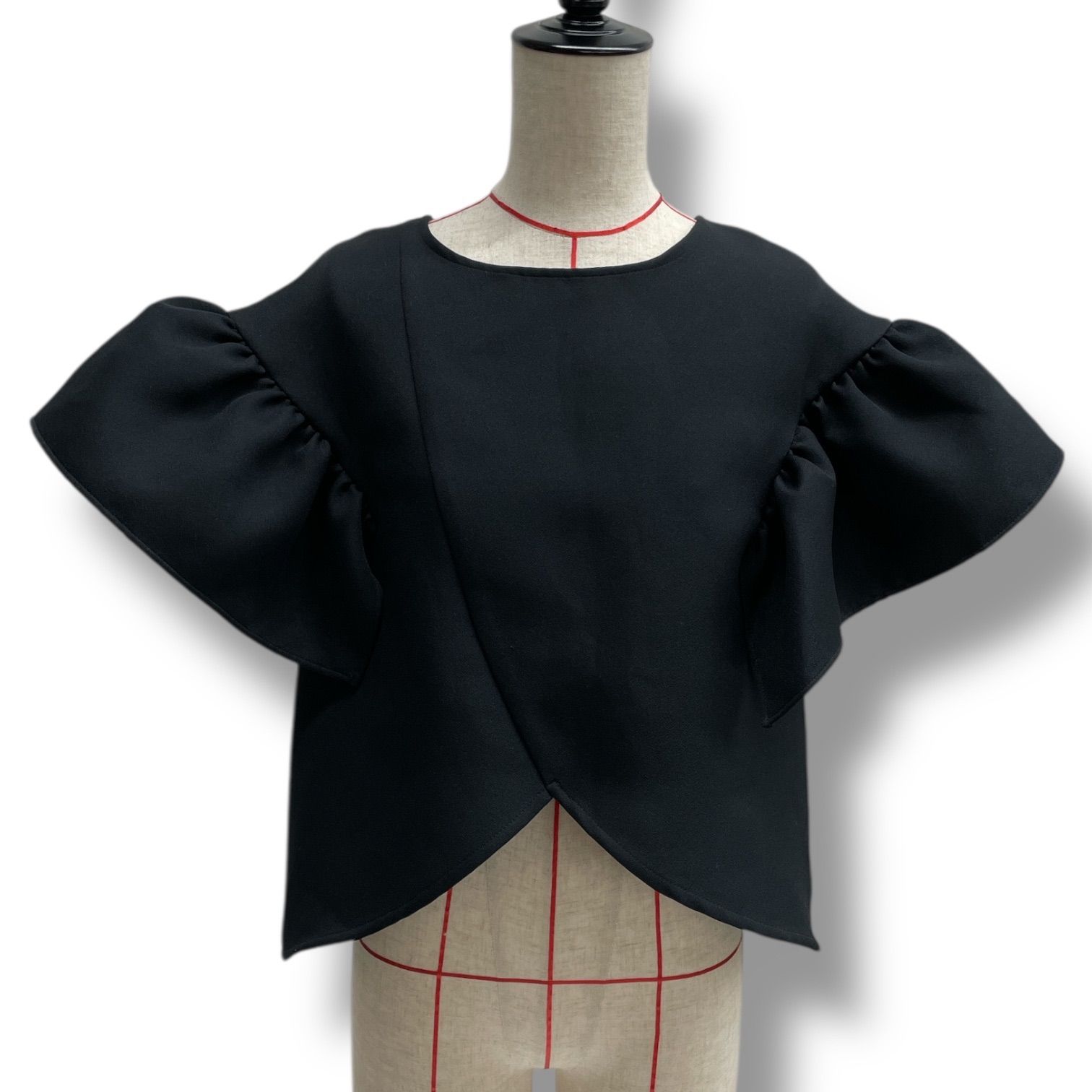 新品未使用　maison de dolceフィオーレトップス maison de dolce. メゾンドドルチェ フィオーレトップス トップス