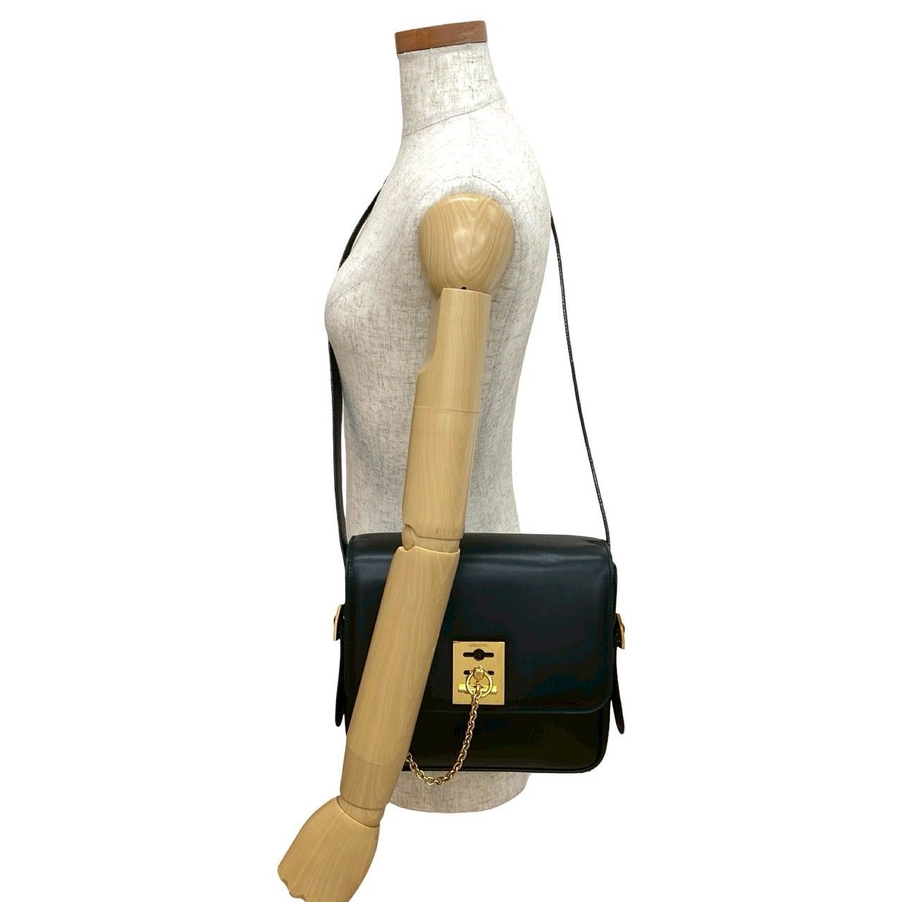 美品 CELINE セリーヌ 本革 レザー ショルダーバッグ 極 美品 袋付き CELINE セリーヌ ヴィンテージ ロゴ リング 金具