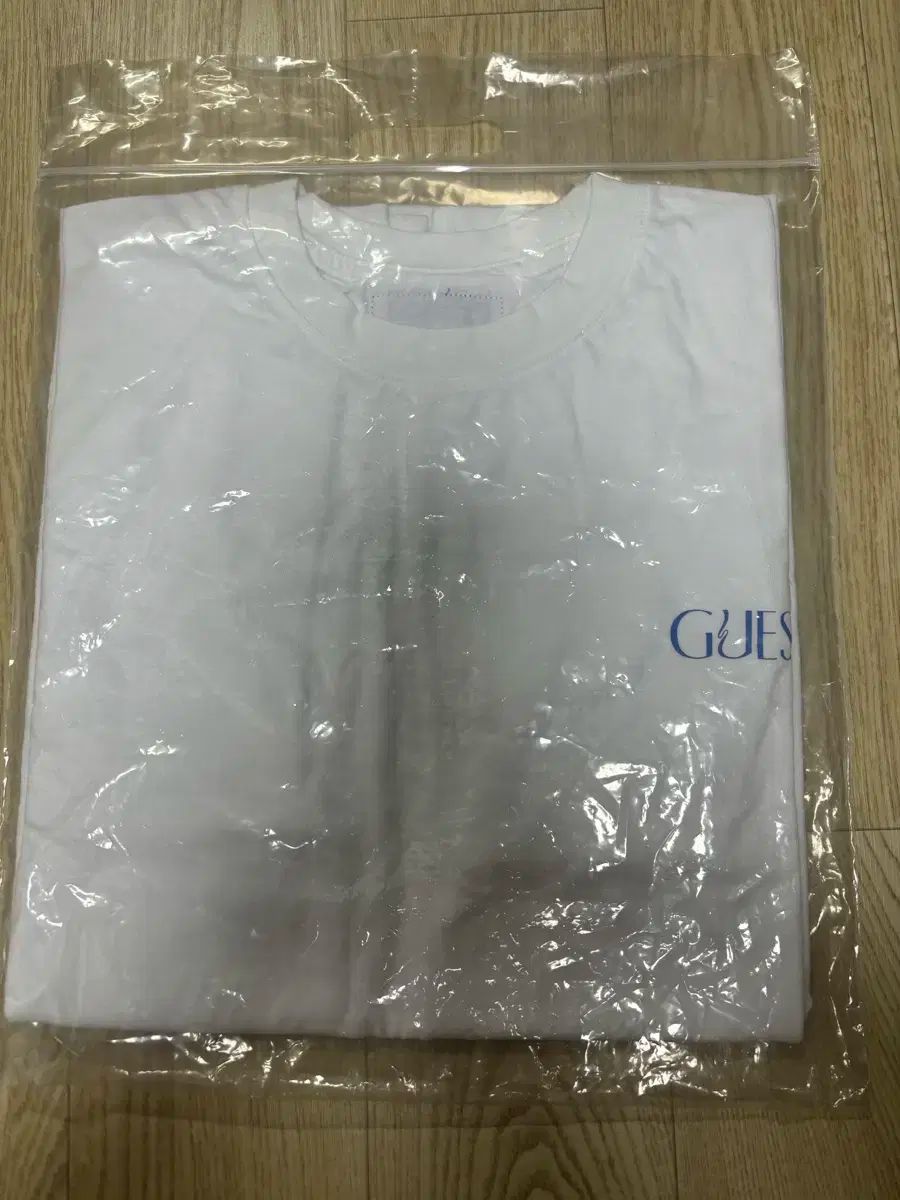 SHINee(シャイニー) オンユ(ONEW) GUESS コンサート グッズ 半袖 T