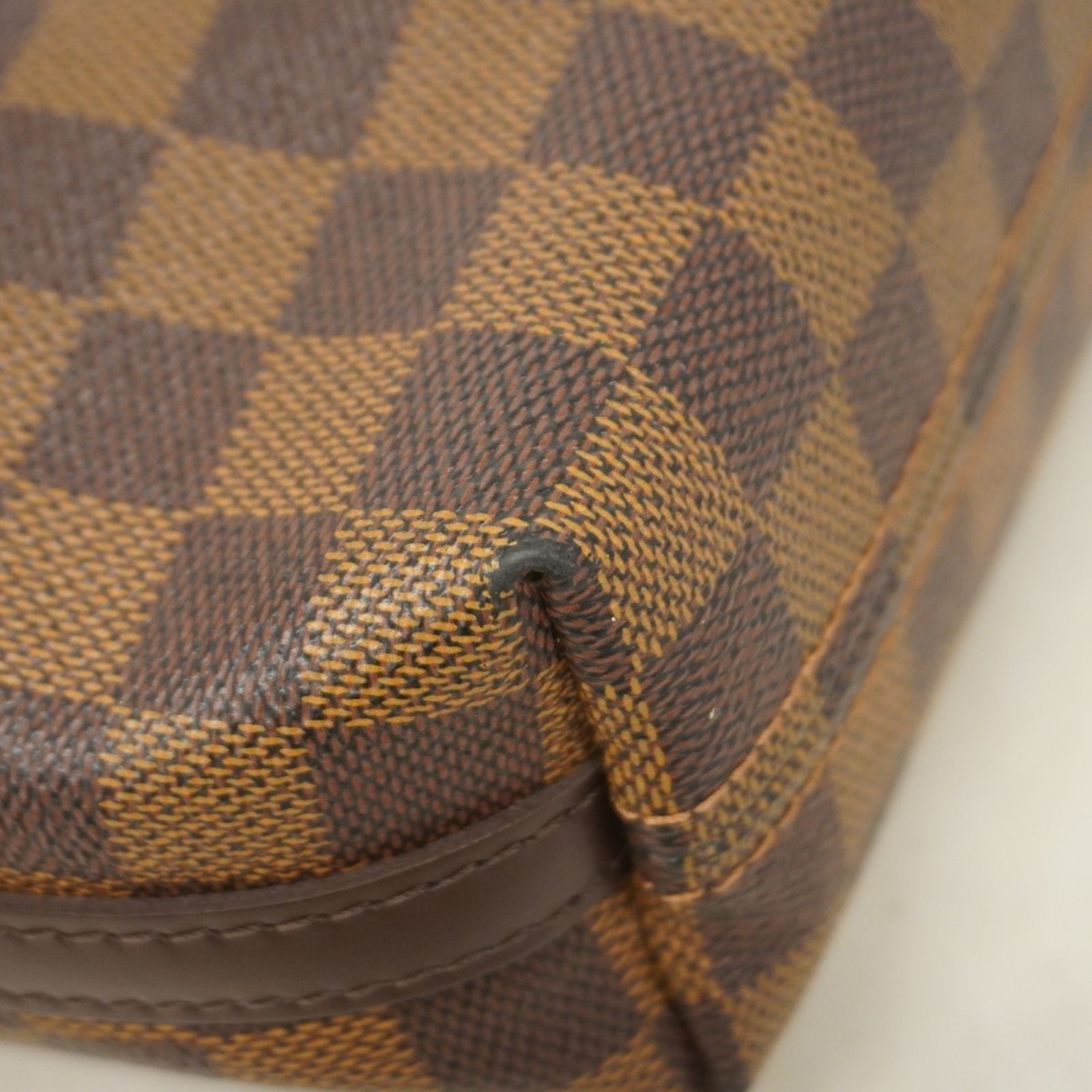LOUIS VUITTON ルイヴィトン　ダミエ イロヴォPM ショルダーバッグ ダミエ イロヴォPM 詳細情報とお値段【ルイ・ヴィトン・ナビ！】