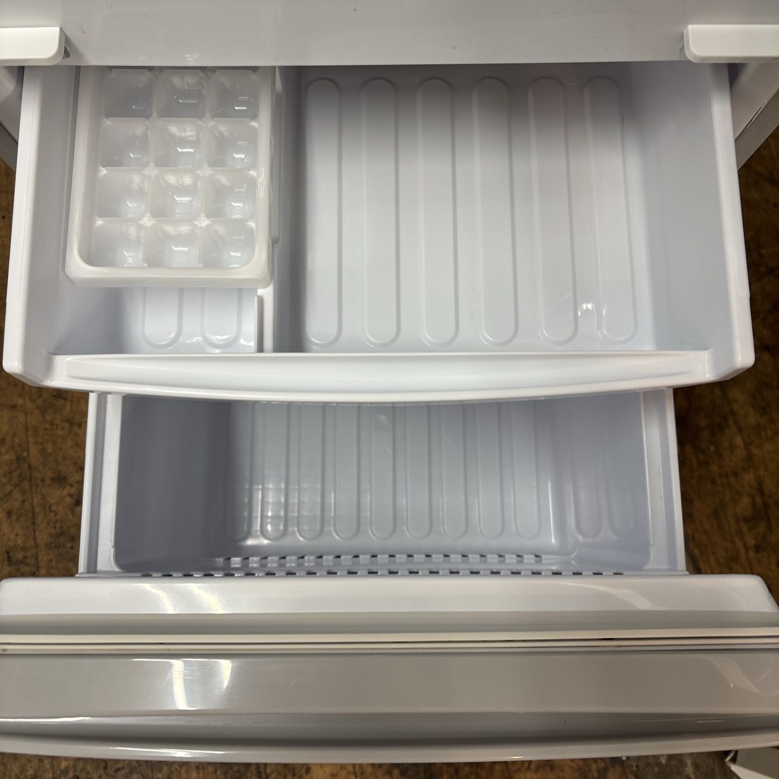 I693 ? SHARP 冷蔵庫 (137L) ⭐ 動作確認済 ⭐ クリーニング済K042