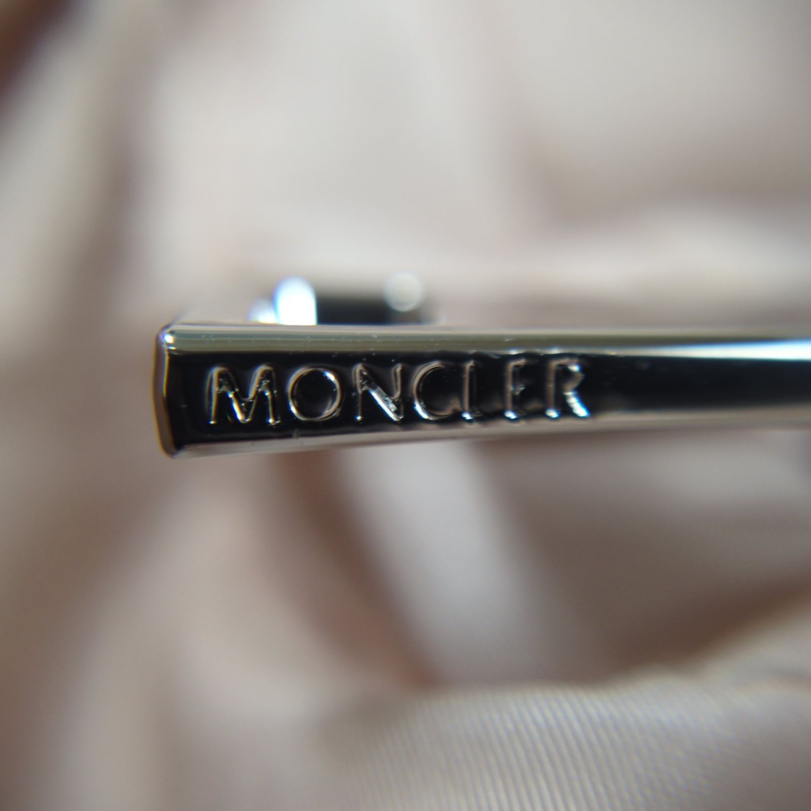 美品】MONCLER WETE GIUBBOTTO ギャザージャケット - メルカリ