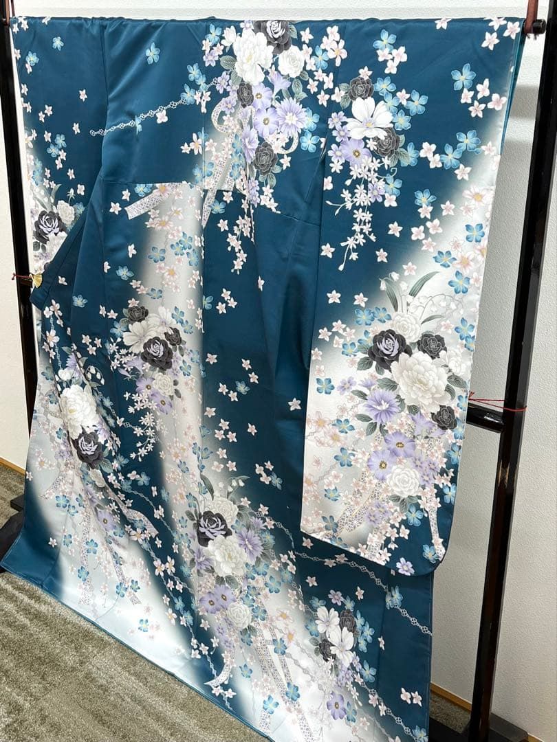 ポリエステル 振袖 牡丹 紋意匠 正絹 ぼかし八掛 躾糸付き S225 ポリエステル 振袖 牡丹 紋意匠 正絹 ぼかし八掛 躾糸付き S225