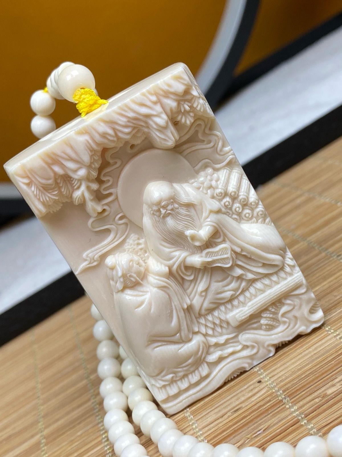 天然マンモス牙手彫り老子説教ネックレス 天然マンモス牙手彫り老子説教ネックレス - メルカリ