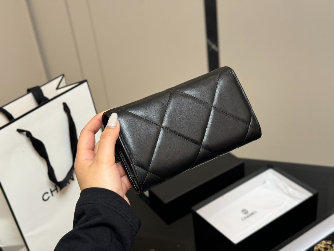 本日限定特価】シャネル チェーンウォレット 18.11cm フルレザー