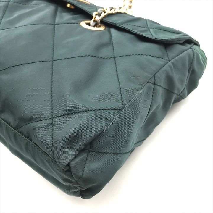 PRADA プラダ 三角ロゴプレート ショルダーバッグ GREEN ナイロン 良品 PRADA プラダ 三角ロゴ プレート キルティング ナイロン