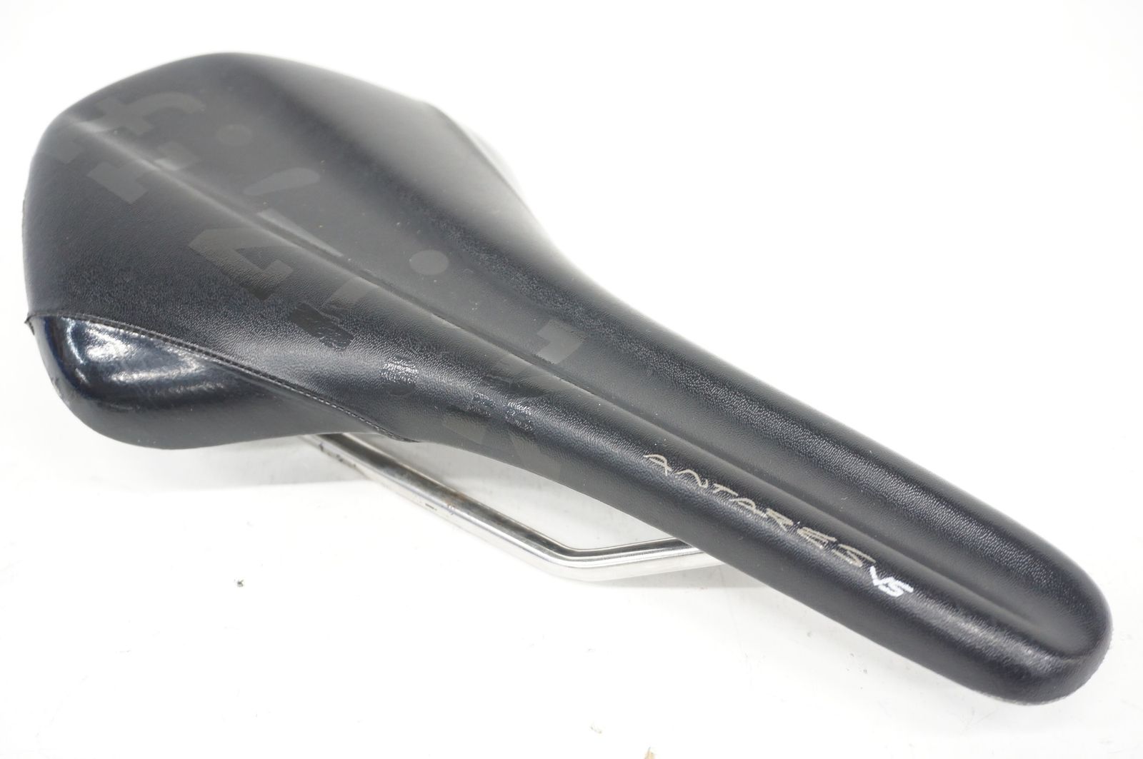 FIZIK FIZIK 「フィジーク」 ANTARES VS サドル / バイチャリ阪急塚口