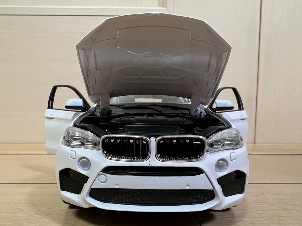 BMW X6 M ミニカー SUV 1/24 H114 - メルカリ