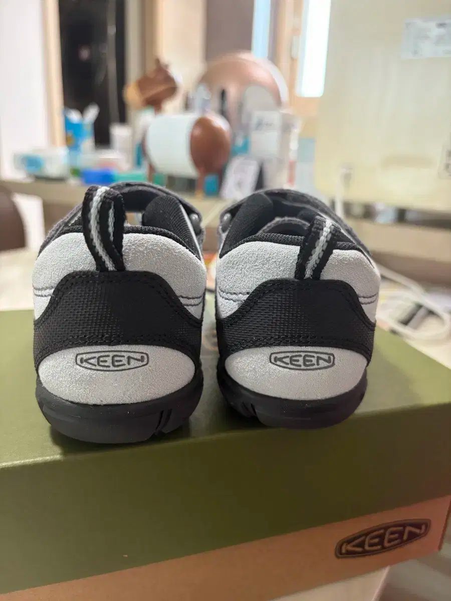 キッズ スニーカー