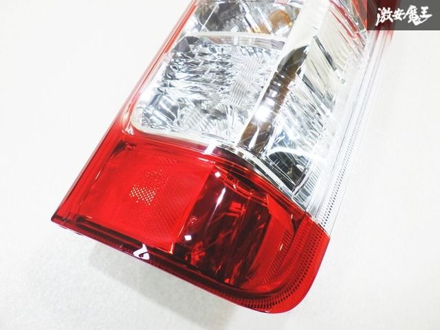 トヨタハイエース純正テールランプ(5型)200系　新車外し　美品！ 新車外し】 200系ハイエース 純正テールランプ 純正テールレンズ