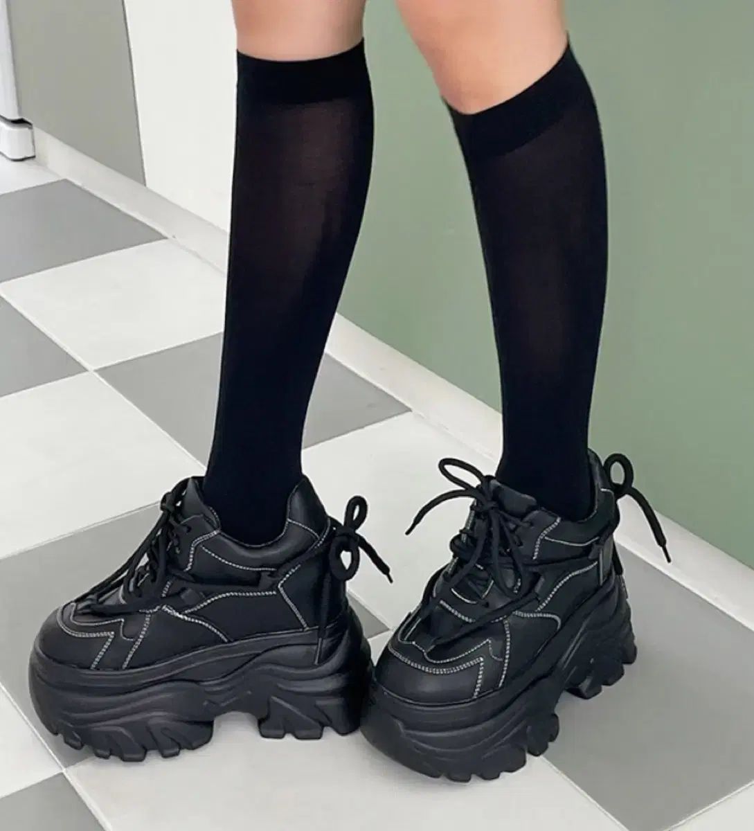  몽글シューズ 厚底スニーカー 14 cm ブラック サイズ 235 その他 ブーツ